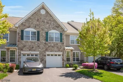 94 Dorchester Dr, Bernards, NJ 07920