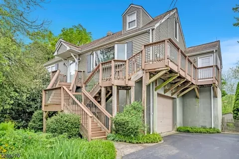 12 Mill St, Stockton, NJ 08559