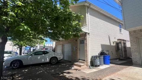 2 Vincent St # -4, Newark, NJ 07105