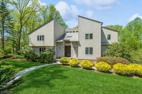 9 Chidester Rd, Randolph, NJ 07869