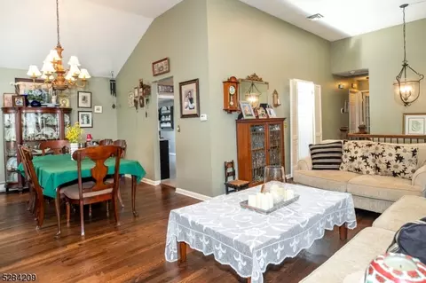 12 Marlo Rd, Wayne, NJ 07470 photo 9