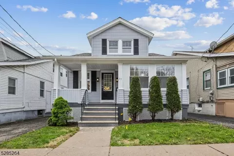 17 Brown St, Maplewood, NJ 07040