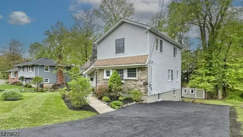 6 Sunset Ter, Wayne, NJ 07470 photo 2