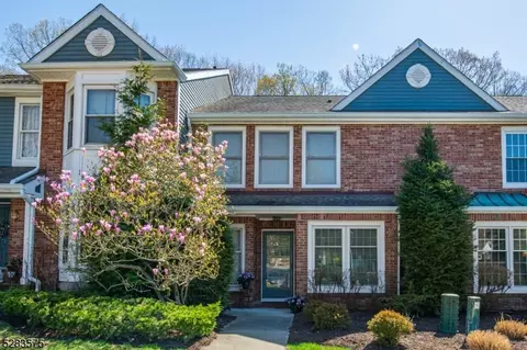 5 Heatherwood Ct, Rockaway, NJ 07866