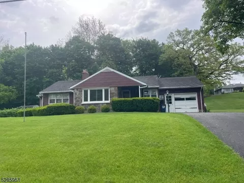 704 Franklin St, Belvidere, NJ 07823