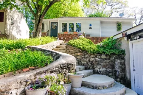 511 Davsel Rd, Roxbury Twp, NJ 07850