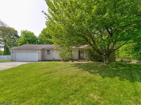 9 Orchard Dr, Montville, NJ 07045
