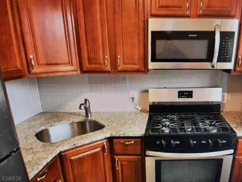 39 Craig Pl, North Plainfield, NJ 07060
