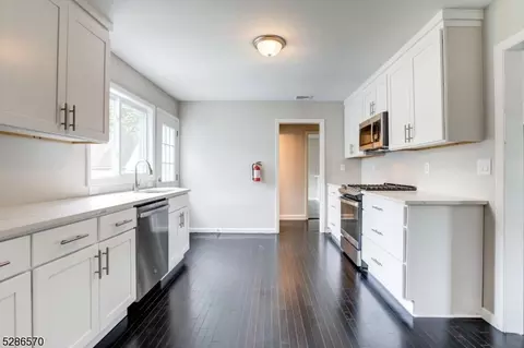 1091 Kenyon Ave, Plainfield, NJ 07060 photo 9