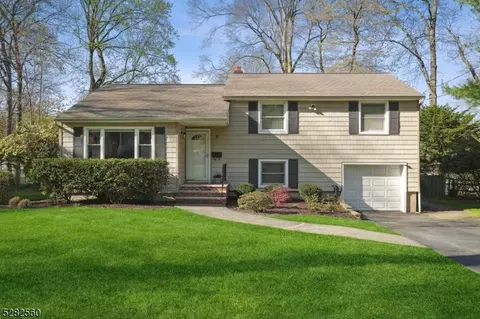 9 Washington Ct, Livingston, NJ 07039