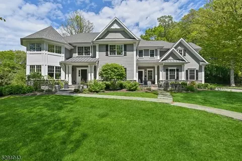 37 Slayton Dr, Millburn Twp, NJ 07078