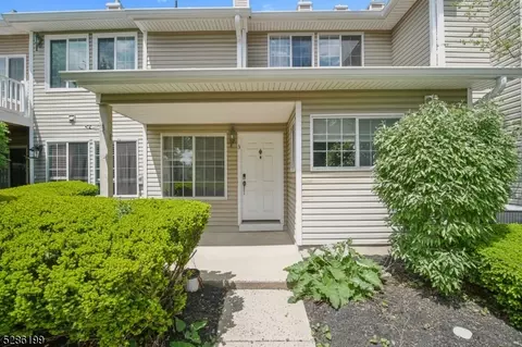 3 Morgan Ct, Bedminster, NJ 07921