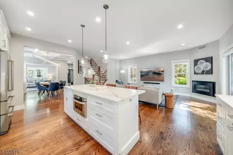 6 Park Ave, Maplewood, NJ 07040