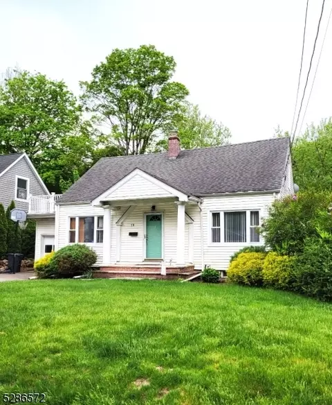 19 Rockaway Ave, Oakland, NJ 07436