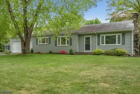 31 Potterstown Rd, Lebanon, NJ 08833