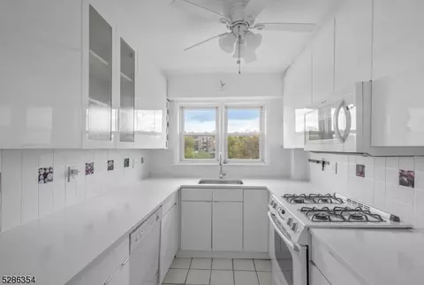 415 Claremont Ave #5C, Montclair, NJ 07042