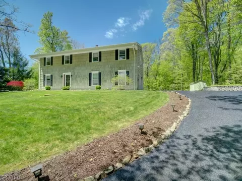 238 Mountain Rd, Roxbury Township, NJ 07836
