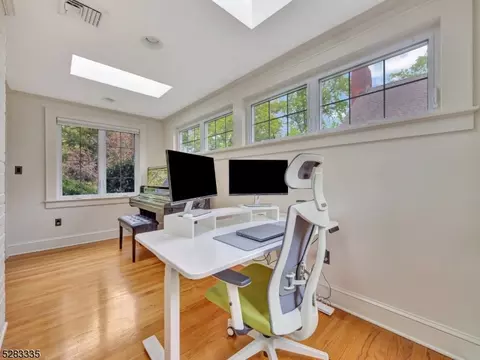 84 Elm St, Millburn, NJ 07041 photo 9