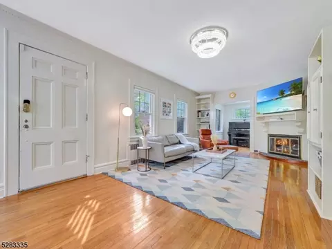 84 Elm St, Millburn, NJ 07041 photo 4