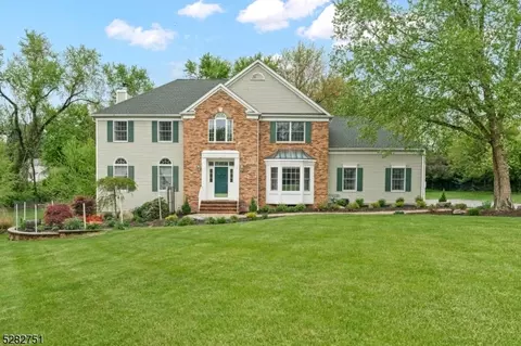 10 Delaware Rd, Readington Twp, NJ 08889