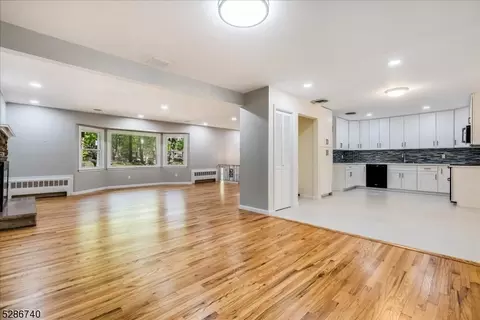 657 Indian Rd, Wayne, NJ 07470 photo 6