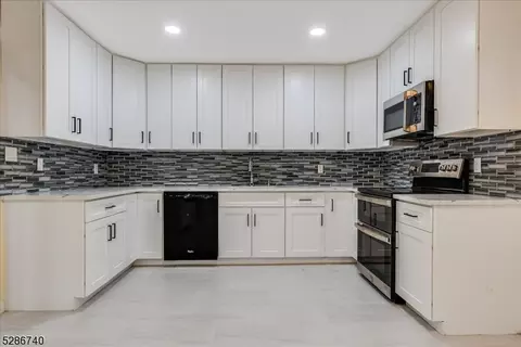 657 Indian Rd, Wayne, NJ 07470 photo 8