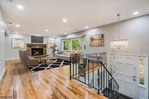 657 Indian Rd, Wayne, NJ 07470 photo 2