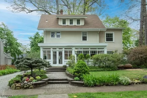 17 Ferndale Rd, Madison, NJ 07940