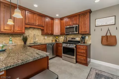 504 E 3rd Ave, Roselle, NJ 07203 photo 9