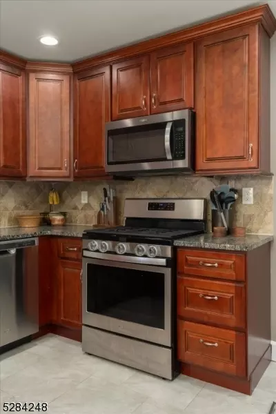 504 E 3rd Ave, Roselle, NJ 07203 photo 10