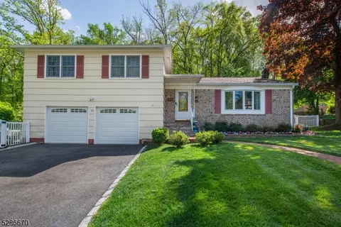 15 Mckinley Dr, Rockaway, NJ 07866