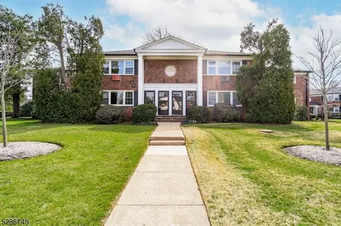 607 Pitney Pl, Morristown, NJ 07960