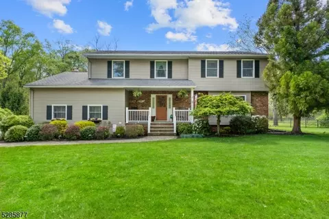 12 Alcott Way, Roxbury Twp, NJ 07876