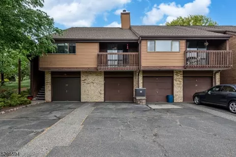 57 Meadowview Dr, Annandale, NJ 08801