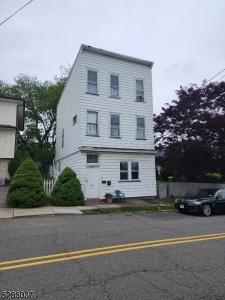 127 Oak St, Clifton, NJ 07014