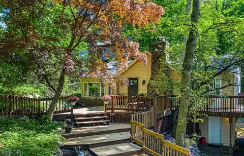 30 Wallkill Rd, Sparta, NJ 07871