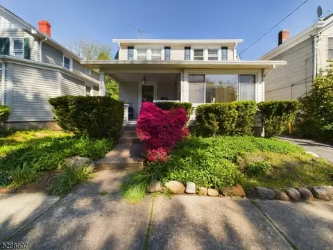 214 Paterson Ave, Midland Park, NJ 07432