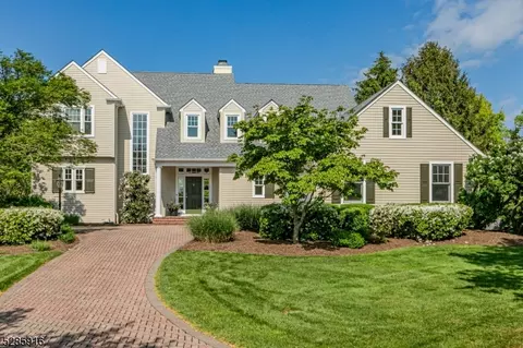 8 Sandpiper Ct, Montgomery, NJ 08558
