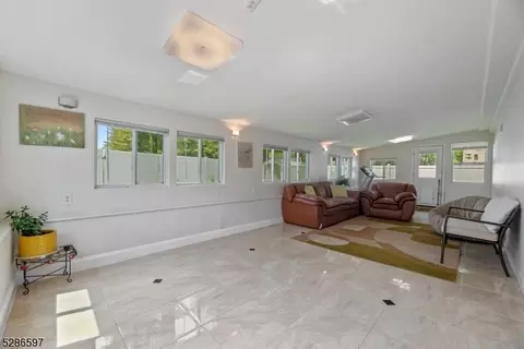 8 Firethorn Dr, Edison, NJ 08820 photo 13