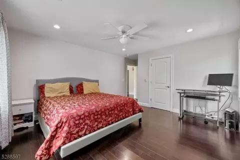 8 Firethorn Dr, Edison, NJ 08820 photo 29