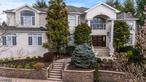 50 Beachmont Ter, Caldwell, NJ 07006