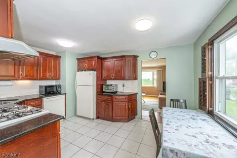 36 Highview Dr, Clifton, NJ 07013 photo 8