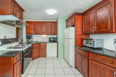 36 Highview Dr, Clifton, NJ 07013 photo 7