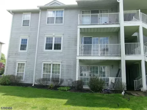 197 Rachel Ct, Franklin Park, NJ 08823