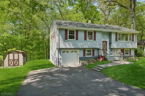 196 Glenside Trl, Sparta, NJ 07871