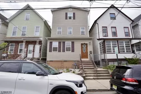 918 Roosevelt St, Elizabeth, NJ 07202