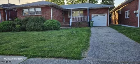 20 Princeton Rd, Linden, NJ 07036