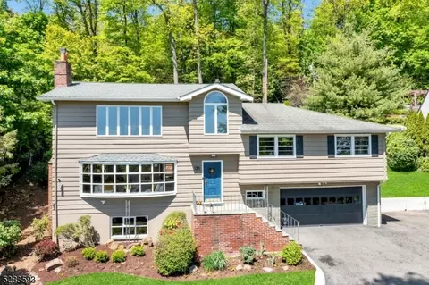 138 Lloyd Rd, Montclair, NJ 07042