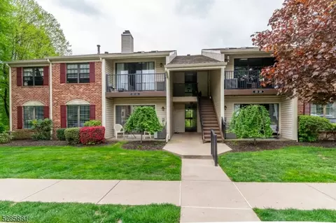 125 Woodward Ln, Basking Ridge, NJ 07920