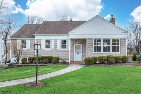13 Highland Dr, Livingston, NJ 07039
